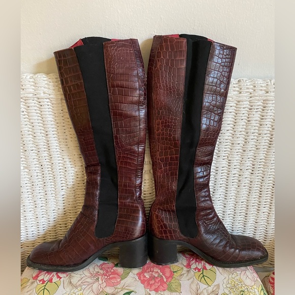 FREE LANCE PARIS BURGUNDY CROC EMBOSSED LEATHER SIDE ELASTIC TALL BOOTS - Picture 4 of 16